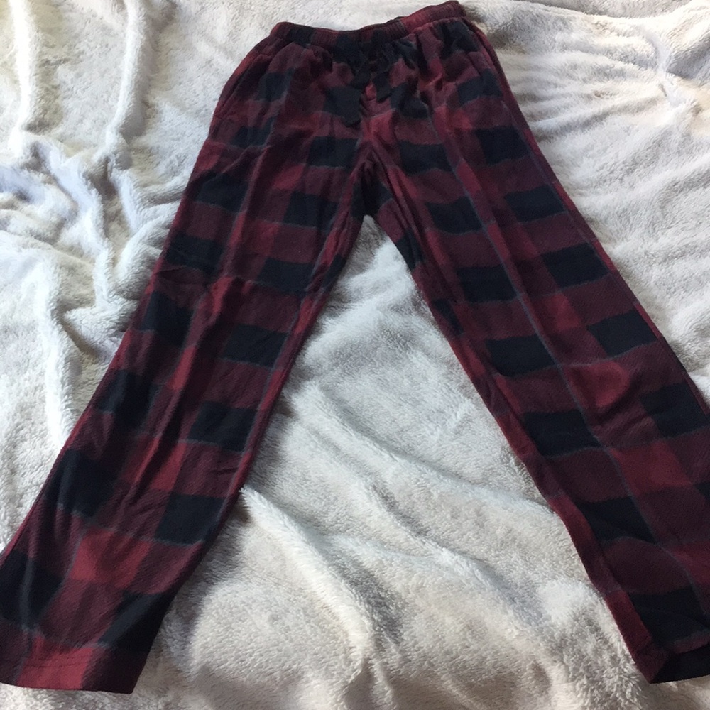 Perry Ellis Portfolio black and red pajama pants